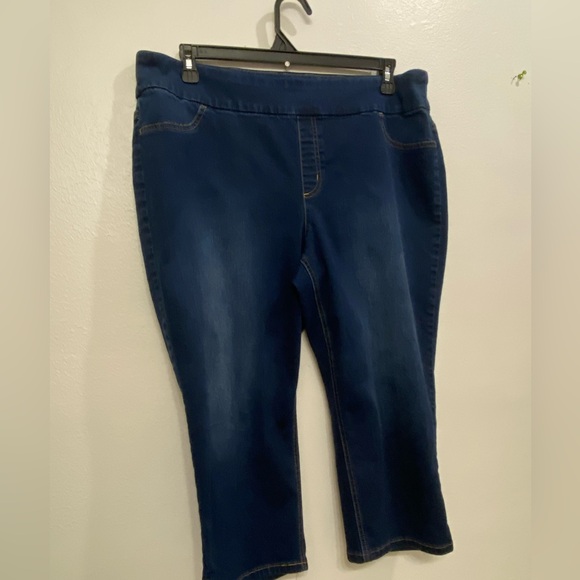Chico’s Perfect Stretch jean capris , Size 3( XL/16) - Picture 2 of 5